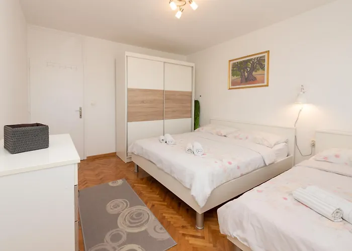 Апартаменты Happy